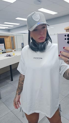 Customer photo review of AESTHETICS. - Pump cover - Oversized Gym T-shirt  - White
