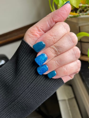 Customer photo review of D660 Maverick Blue Glitter Dip Powder