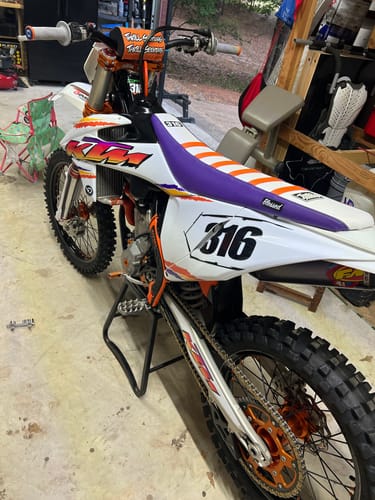 Customer photo review of Custom Seat Cover: 19-'22 125/150/250/300/350/450 SX/XC/SX-F/XC-F