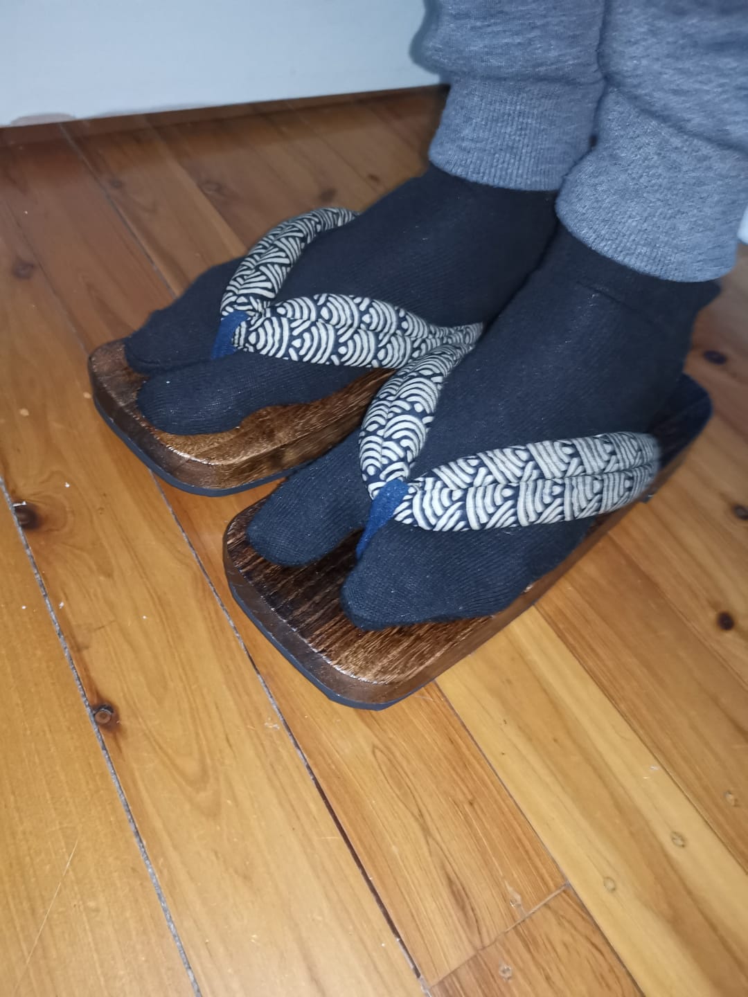 Customer photo review of Men's Japanese Geta Sandals - Seigaiha