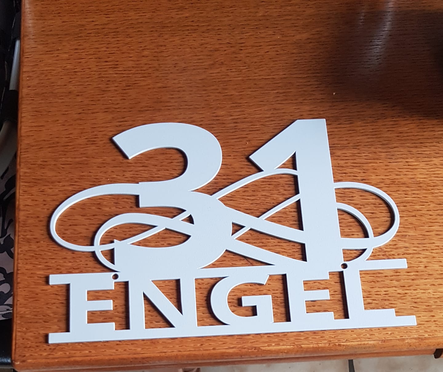 Customer photo review of Hausnummern-Türschild Ornamental Style einzeilig (personalisierbar)
