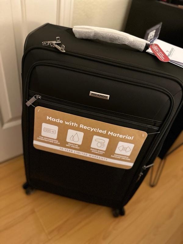 Customer photo review of Avalon Softside Medium Check-In Expandable Spinner