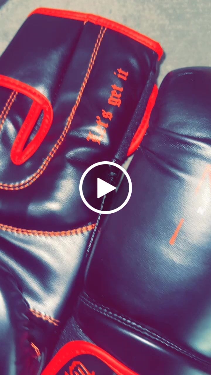 Customer video review of Custom Black PU Leather Boxing Training Gloves C18
