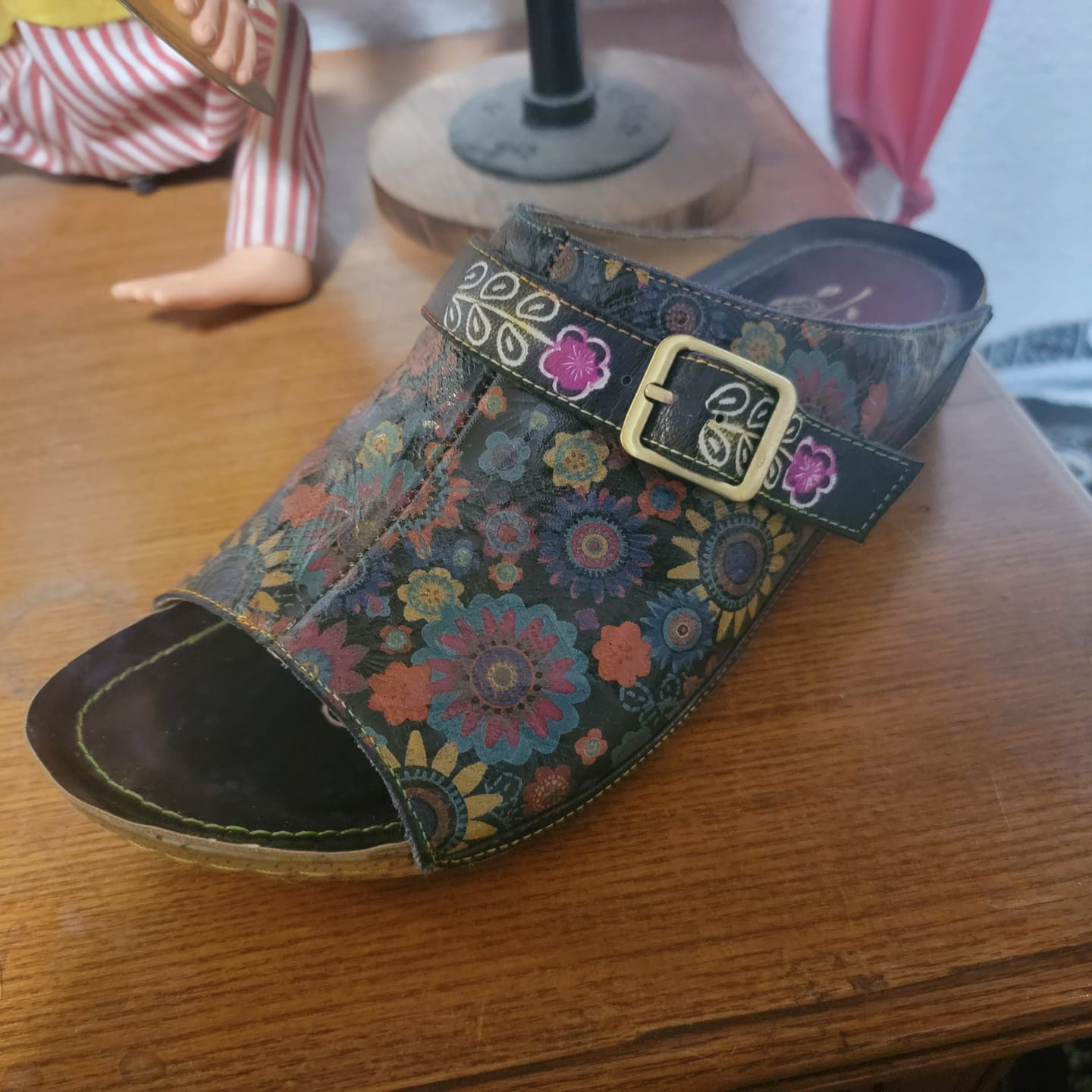 Customer photo review of Retro Handmade Printed Colorful Sandals