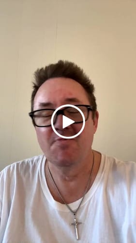 Customer video review of Python QuickStart Guide