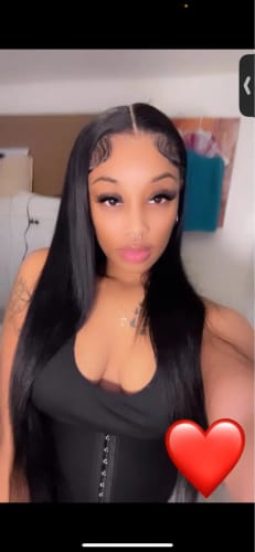 Customer photo review of Skinlike Real HD Lace 13x4 Full Frontal Lace Wig Straight Pre Plucked Clean Hairline
