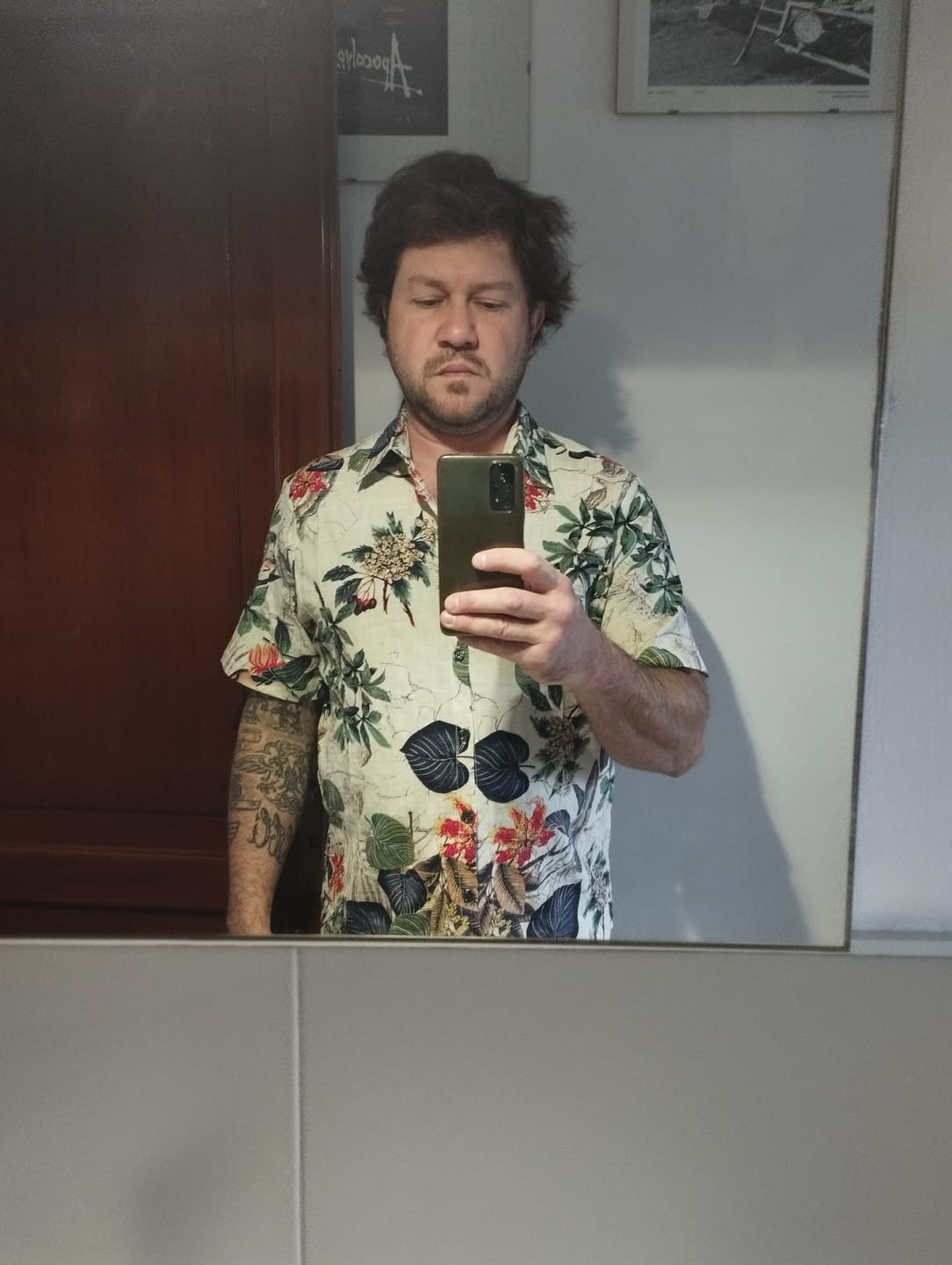 Customer photo review of Men's Flower Cotton Tropical Floral Summer Button Up Hawaiian Shirt