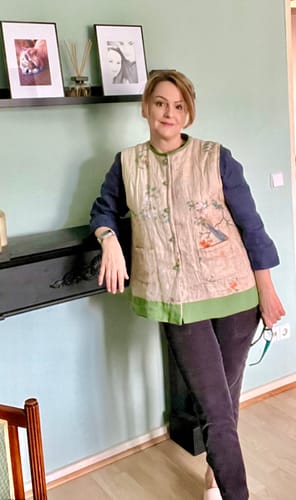 Customer photo review of Women Ethnic Flower Print Spliced Warm Vest Coat