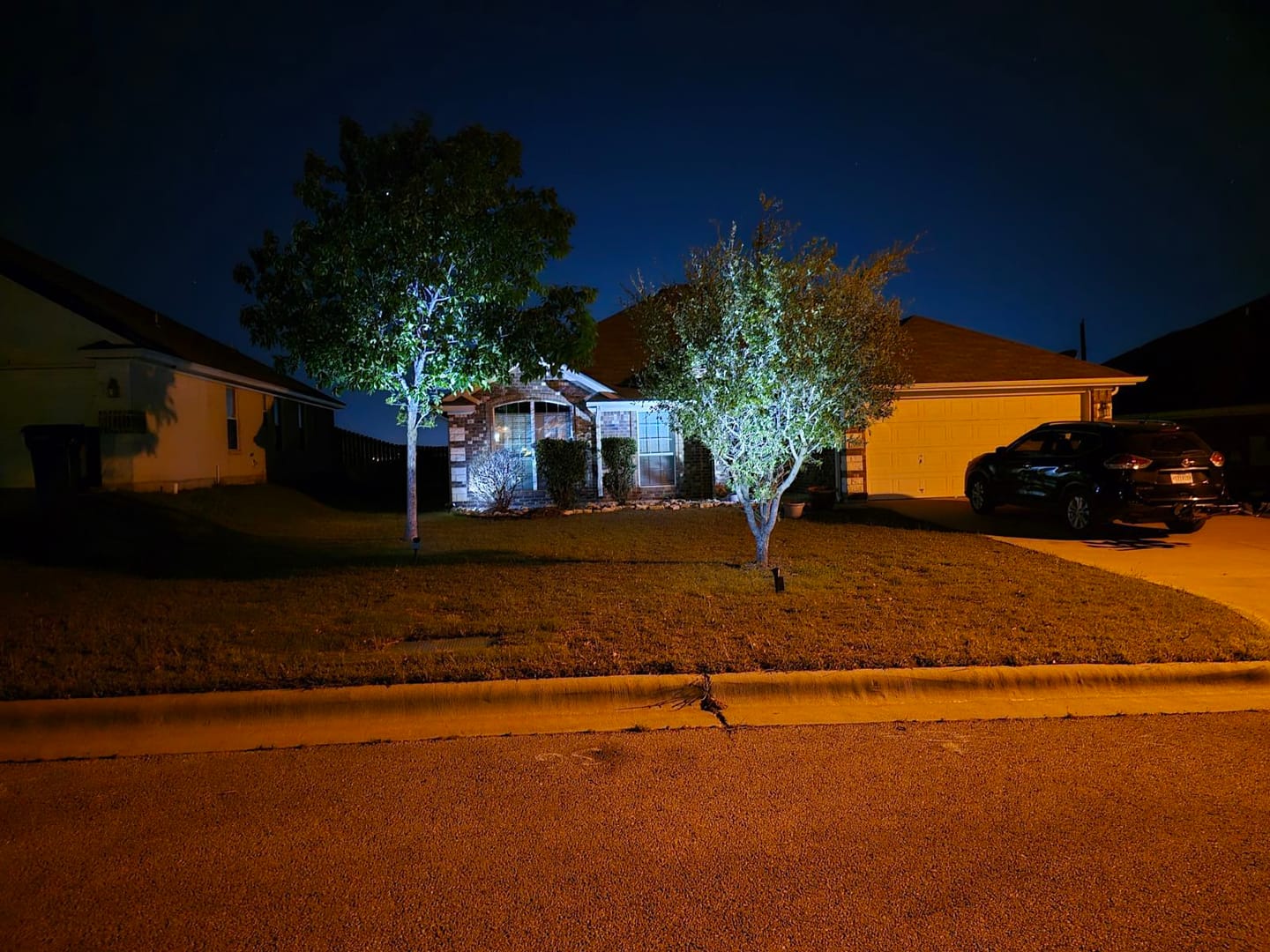 Customer photo review of White 4 LEDs Solar Spotlights