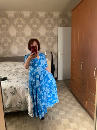 Customer photo review of Sukienka z dekoltem w serek i kieszeniami w kwiaty