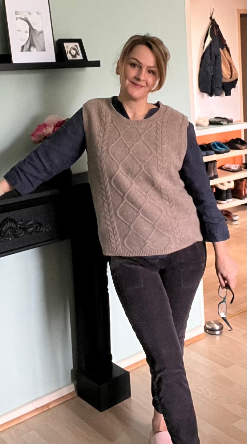 Customer photo review of Women Retro Winter Solid Jacquard Vest