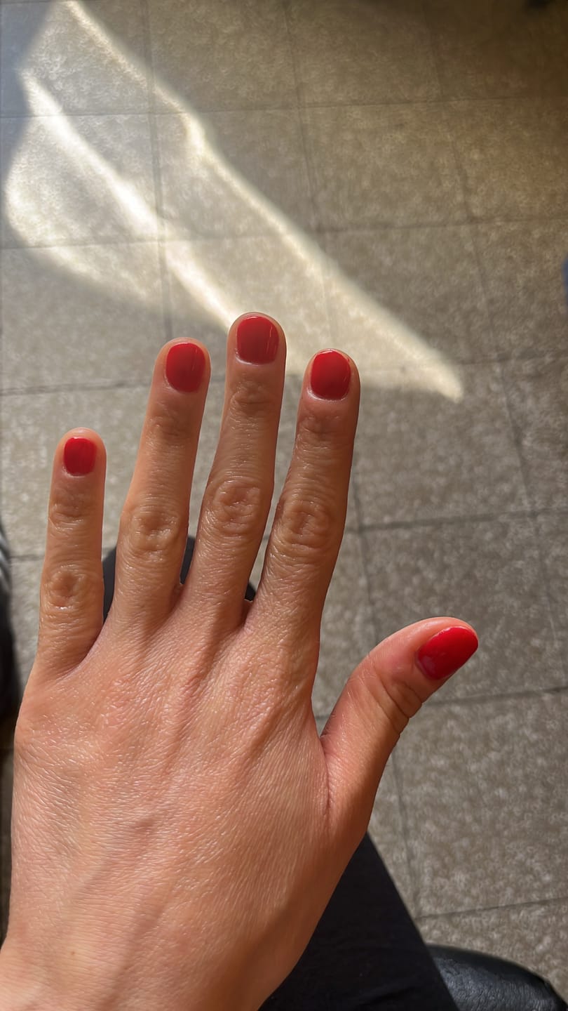 Customer photo review of Smalto Semipermanente LCI -  Rosso Chanel