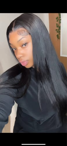 Customer photo review of Skinlike Real HD Lace 13x4 Full Frontal Lace Wig Straight Pre Plucked Clean Hairline