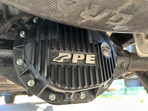 Customer photo review of 2014-2023 GM 1500 9.5 Inch /9.76 Inch -12 Rear Axle Heavy-Duty Cast Aluminum Rear Differential Cover Brushed