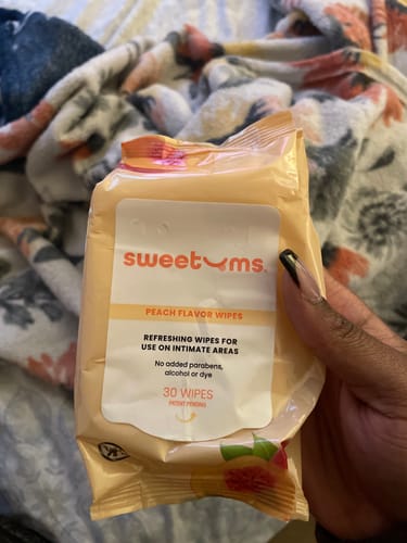 Customer photo review of Peach Scented Unflavored Daily Wipes