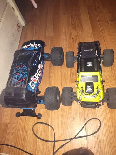 Customer photo review of Rlaarlo Metal MINI 1:10 Scale Brushless Monster Truck, RZ001G-A