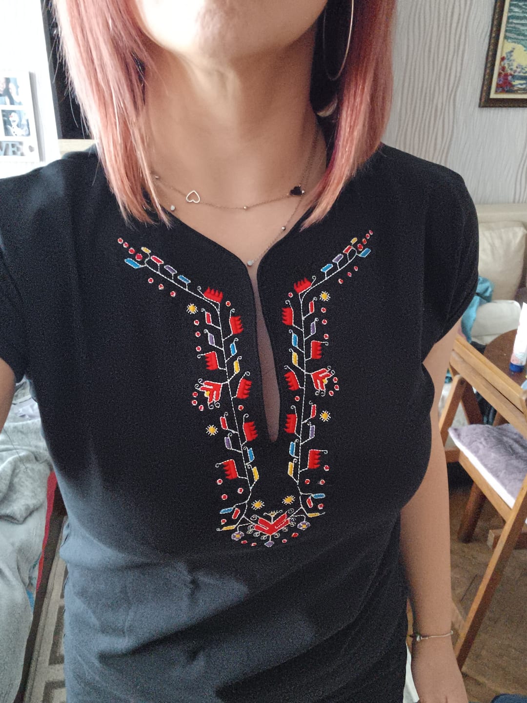 Customer photo review of Тениска с V-деколте "Пъстрота"