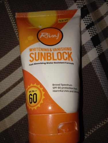 Customer photo review of Whitening & Vanishing SPF60 Sunblock
