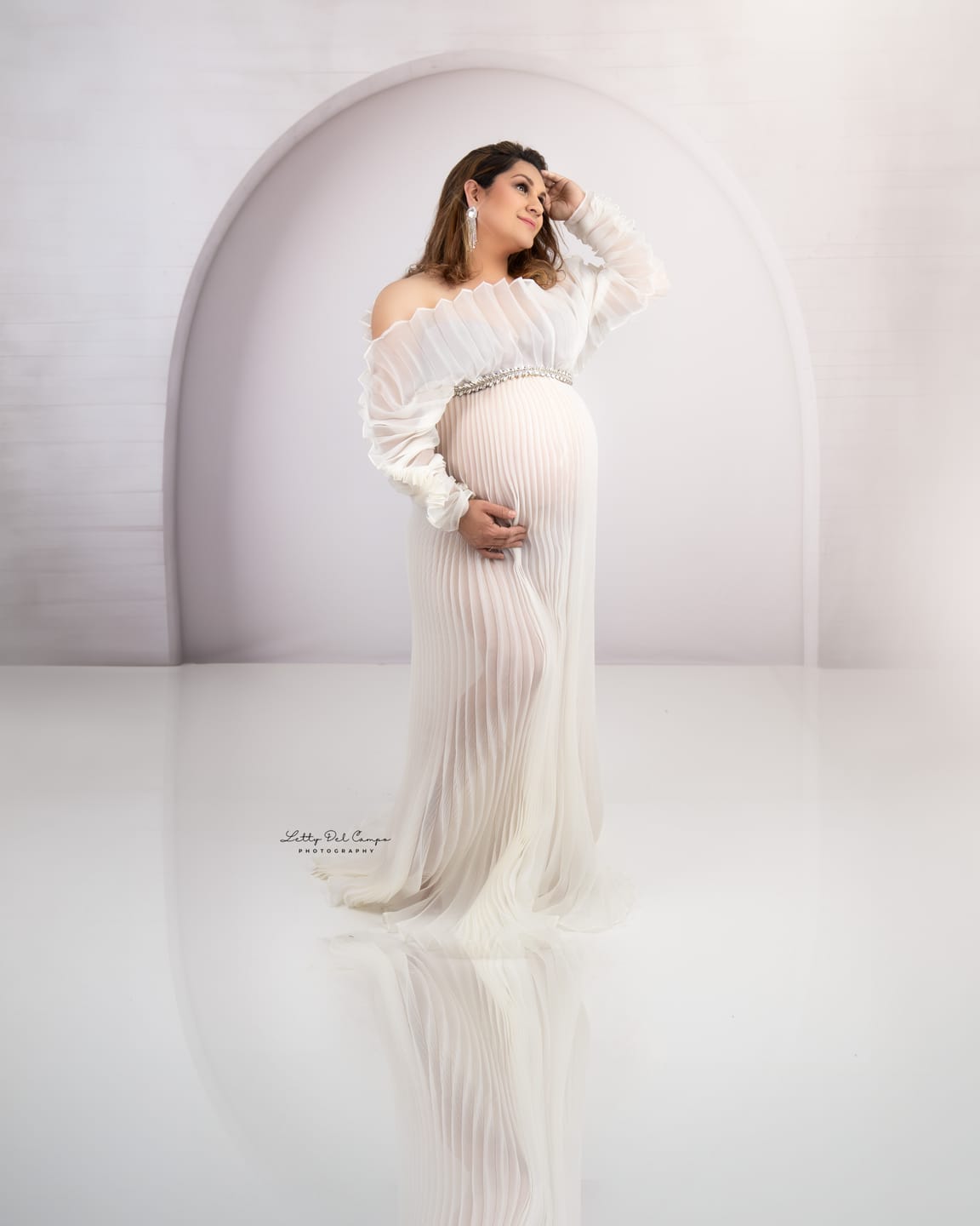 Customer photo review of Fashion Organza Pleated  Maternity Dress for Photo Shoots,Dress for Pregnancy Photo Shoot YW230726