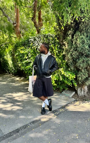 Customer photo review of Mens Solid Pleated Mid Length Casual Shorts SKUK17986
