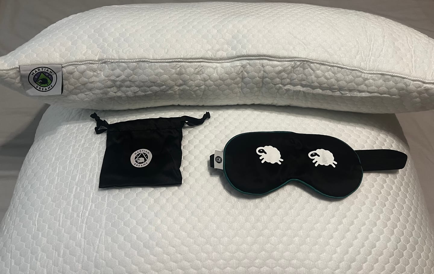 Customer photo review of Martian Dreams Hybrid Pillow 2 Pack