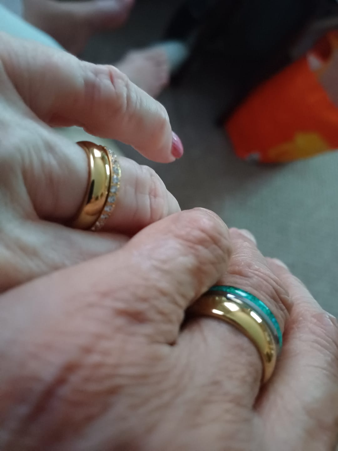 Customer photo review of Gold 2mm Full Glitz Ring