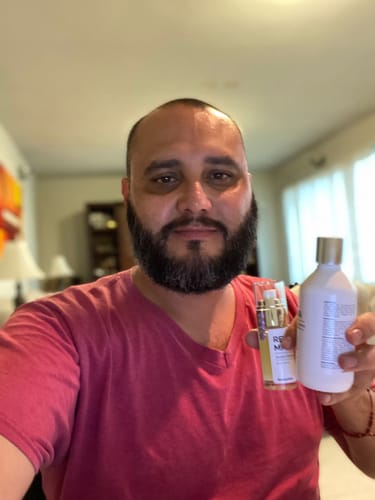 Customer photo review of Aceite y Shampoo Para Barba · Paquete 2 Piezas