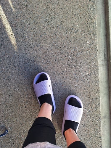 Customer photo review of HappyFlops Original