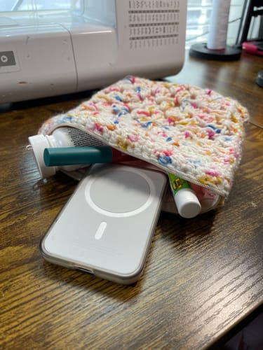 Customer photo review of Cream Speckled Crochet Zipper Pouch