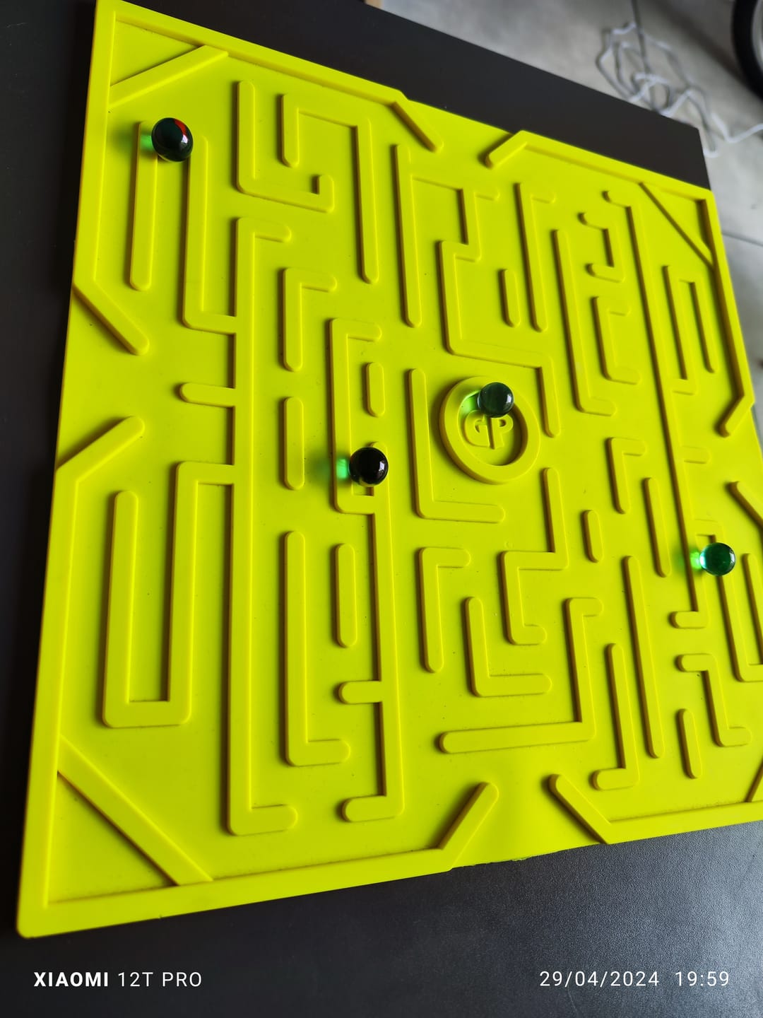 Customer photo review of Game Plak' jeux de billes "Laby Jaune"