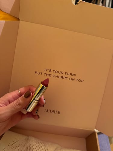 Customer photo review of Lip Over