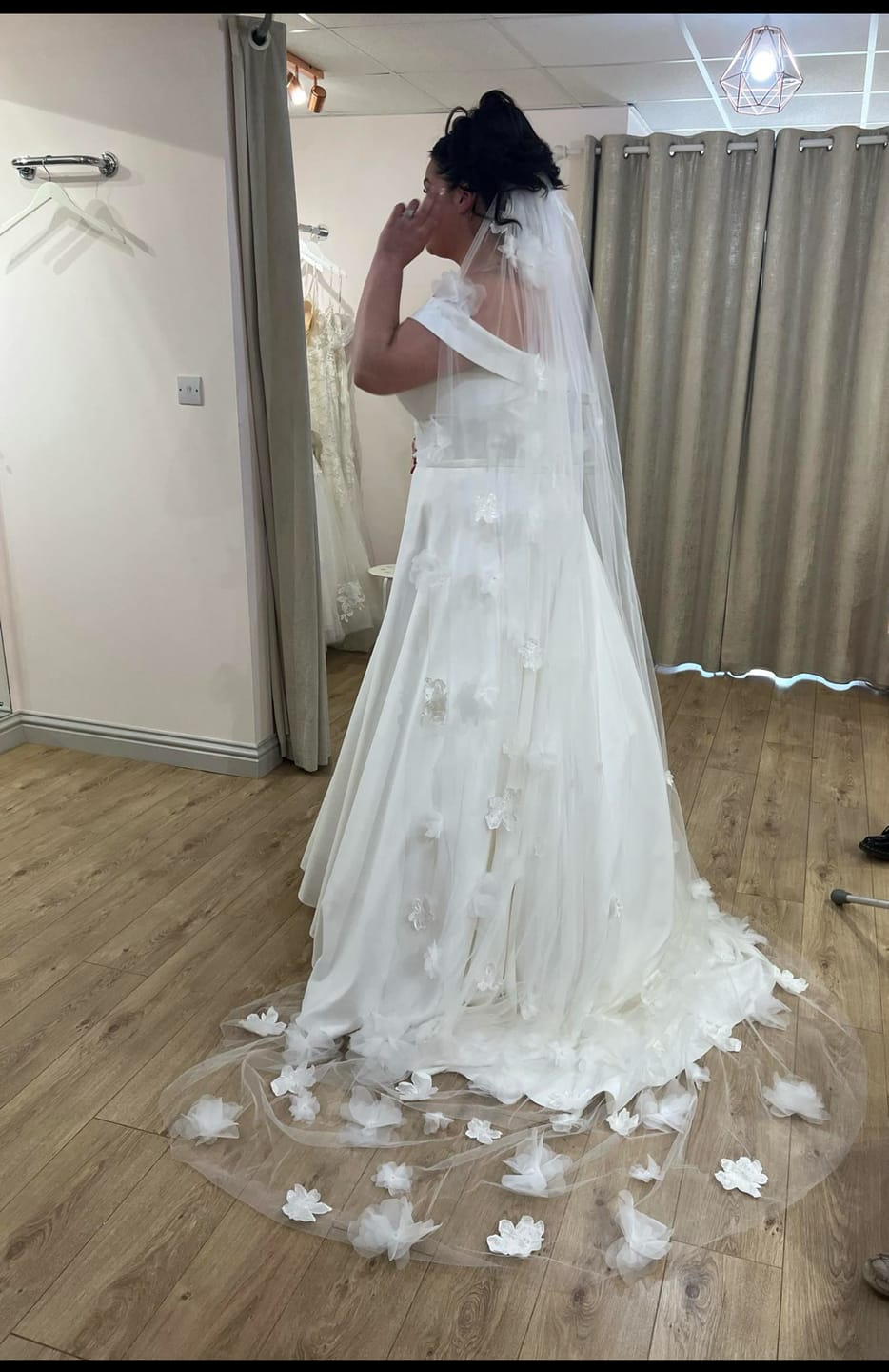 Customer photo review of VEIL - HOLLIE
