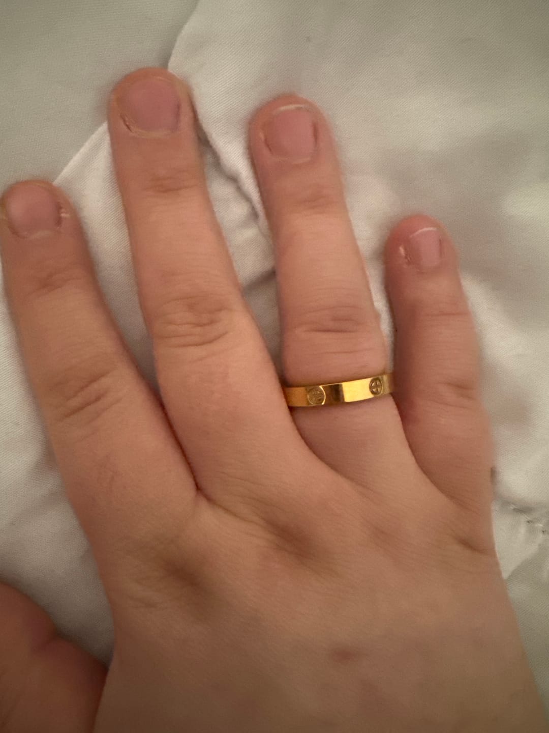 Customer photo review of Crossed Arianna Ring | 18K vergoldet