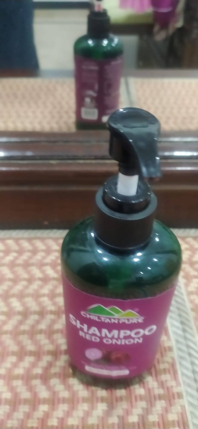 Customer photo review of Red Onion Shampoo 🧅 Natural Solution for Regrow Hair & Prevent Hair Loss 100% Results