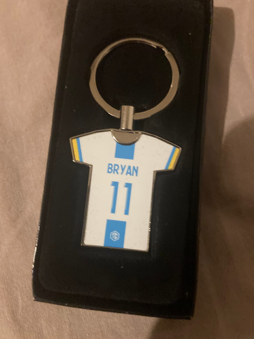 Customer photo review of Porte-clés métal maillot foot MARSEILLE OM n°2 personnalisable - TEAMCOQUES