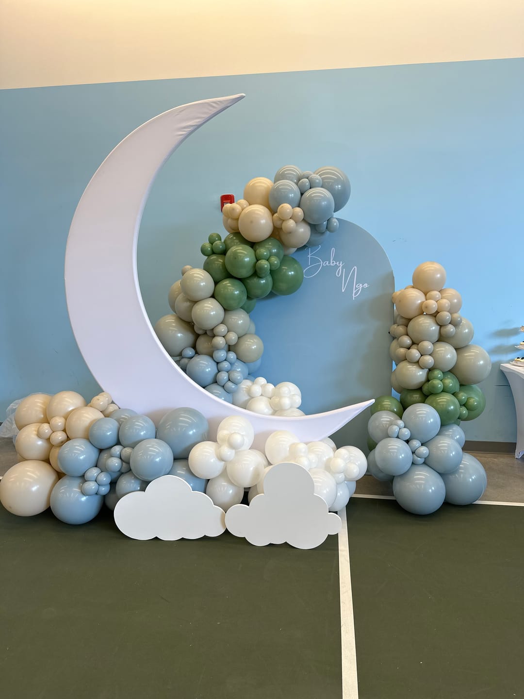 Customer photo review of 6.5ft Portable Crescent Moon Shape Stand for Baby Showers & Birthday & Wedding Events