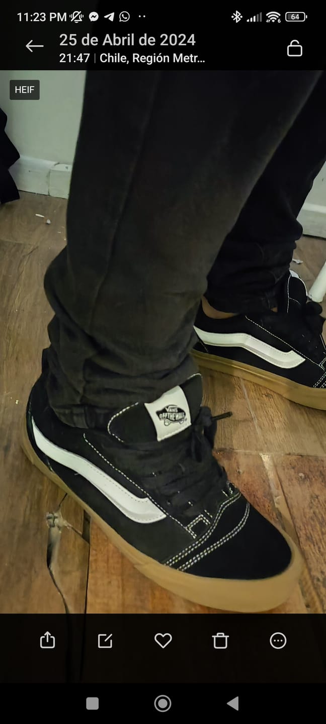 Customer photo review of Zapatilla Vans Knu Skool Unisex Negro