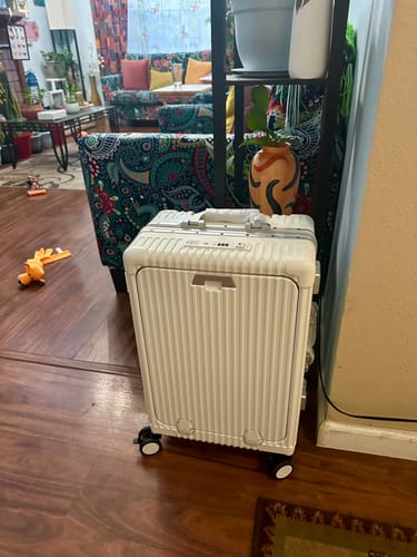 undefined review of Carry-On: All-in-One image 1 out of 2