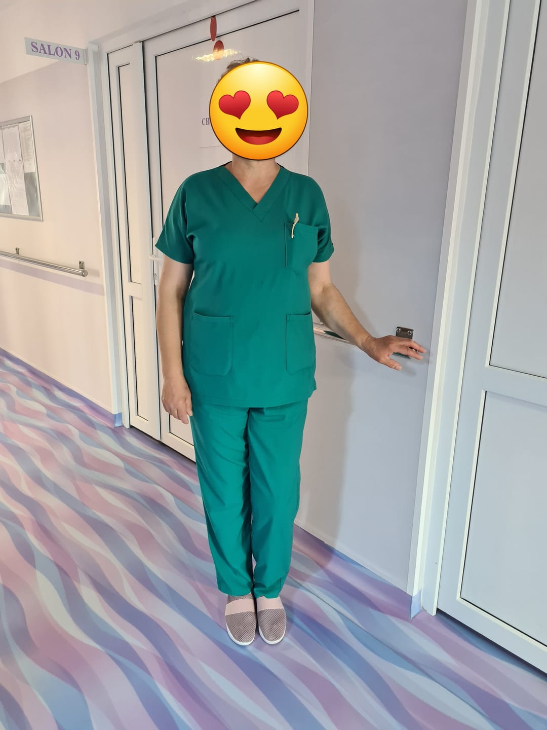 Customer photo review of Costum Medical Elastan Verde Kaki, Pentru Femei- Model Classic Flex