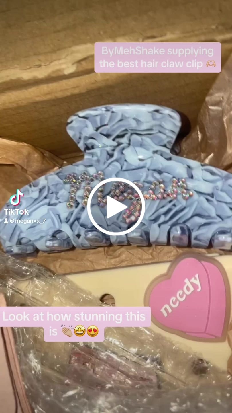 Customer video review of custom hair claw clip