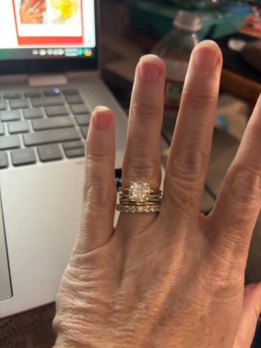 Customer photo review of Louily Honorable Cushion Cut 4PC Wedding Ring Set