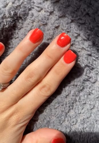 Customer photo review of D544 Babe Red Crème Dip Powder