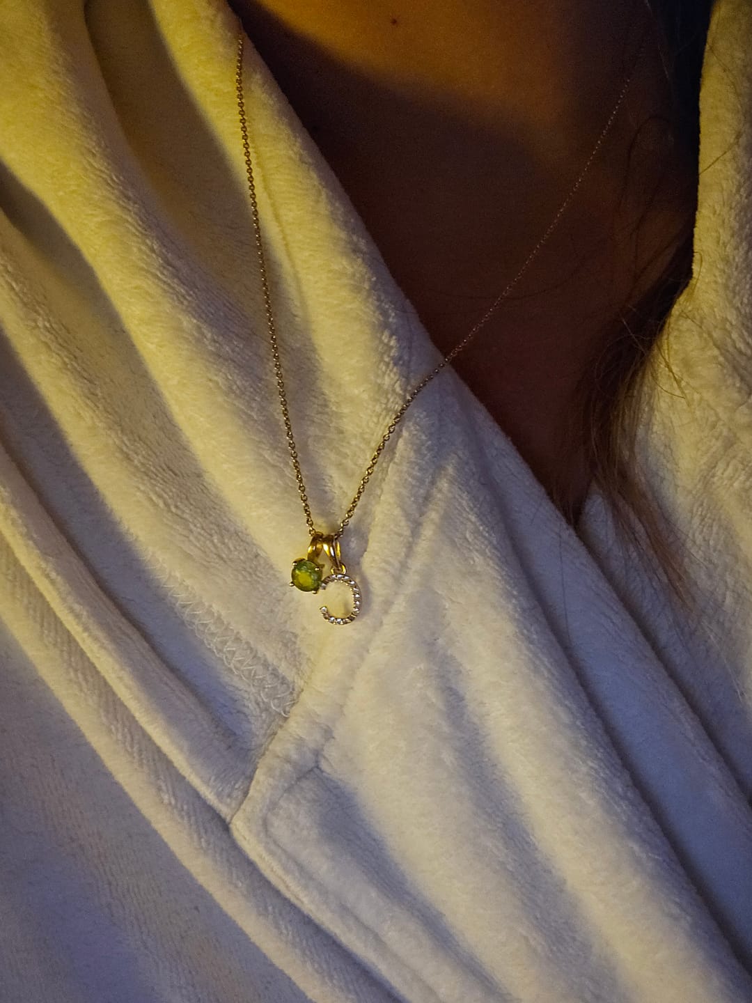 Customer photo review of Berlock Bokstav Vit Topas Guld
