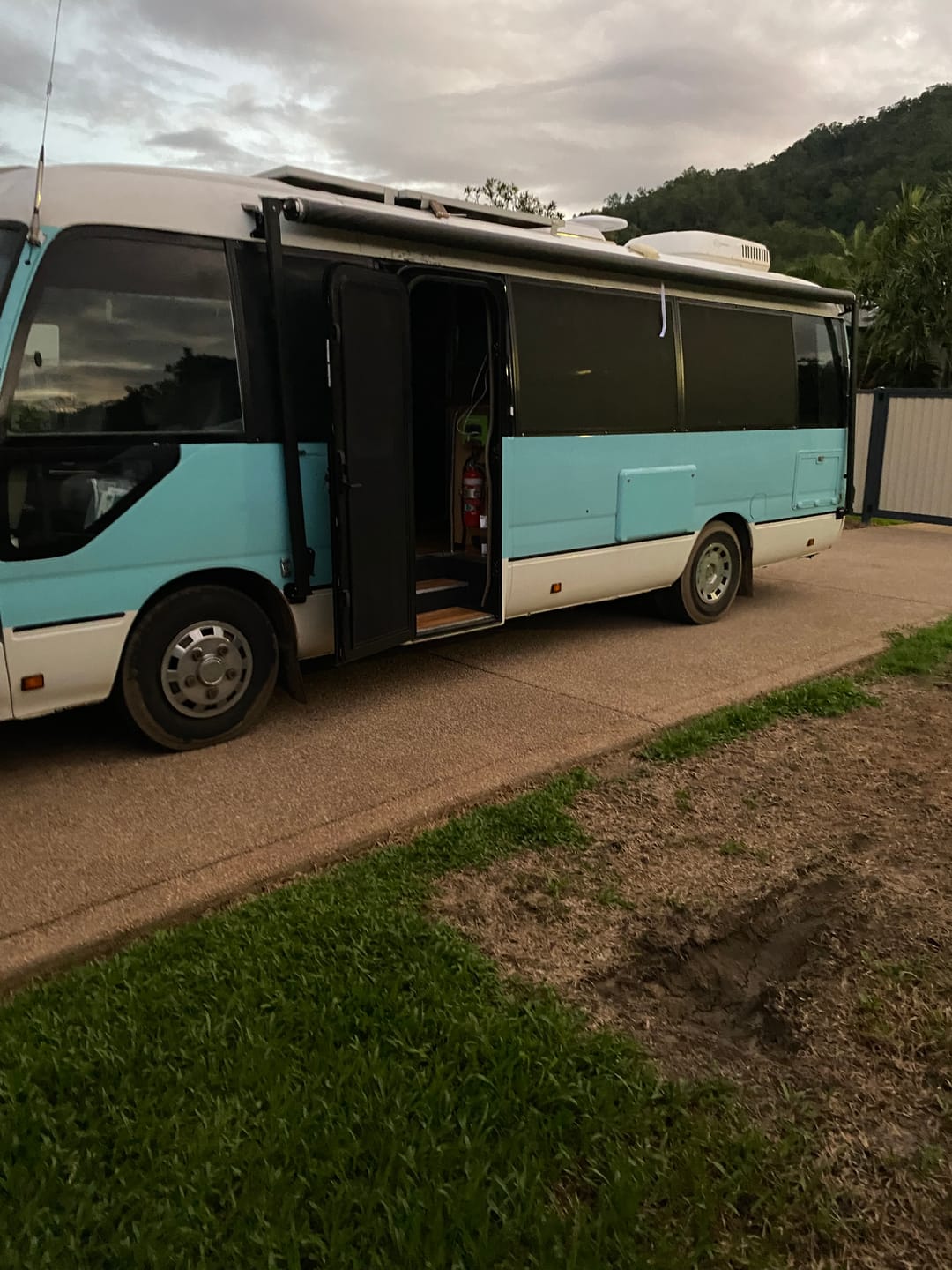 Customer photo review of Awnlux Retractable Roll-Out Caravan Awning W-5600NC