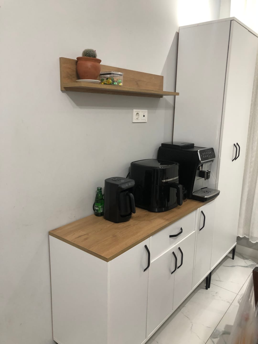Customer photo review of Rani JE110 Çok Amaçlı Dolap 2 Kapaklı 5 Raflı Banyo Kiler Mutfak Dolabı Beyaz
