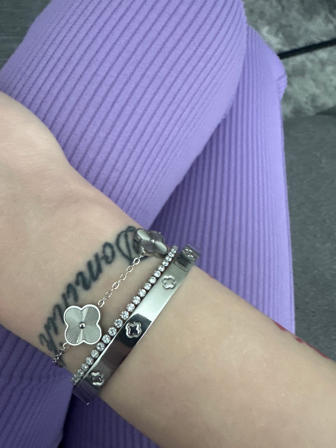 Customer photo review of Shine Clover Armband | 18K vergoldet