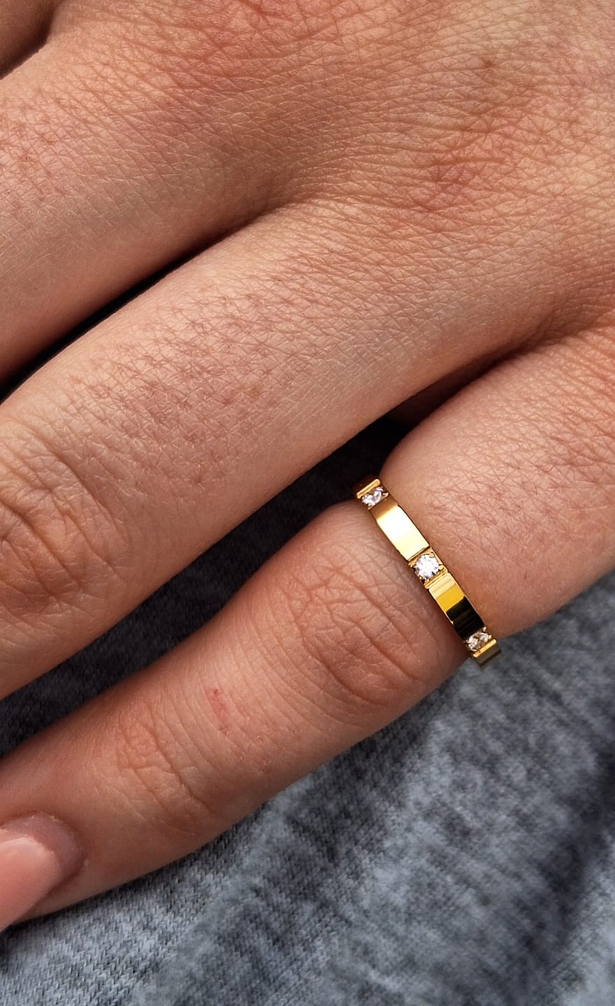 Customer photo review of Lola Ring | 18K vergoldet