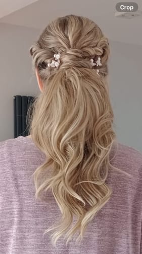 Customer photo review of Stranded Medium Wand Wave Clip-in Ponytail #10/613 Camelia