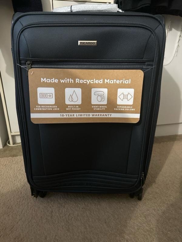 Customer photo review of Avalon Softside Medium Check-In Expandable Spinner