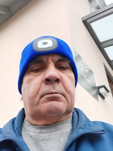 Customer photo review of Abziehbar LED Stirnlampe Beanie Mütze